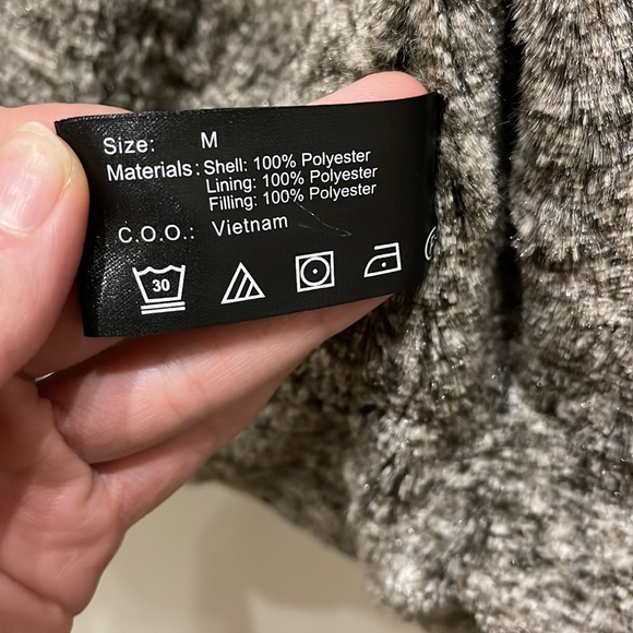 Weatherproof Faux Fur Lined Vest - Picture 8 of 8